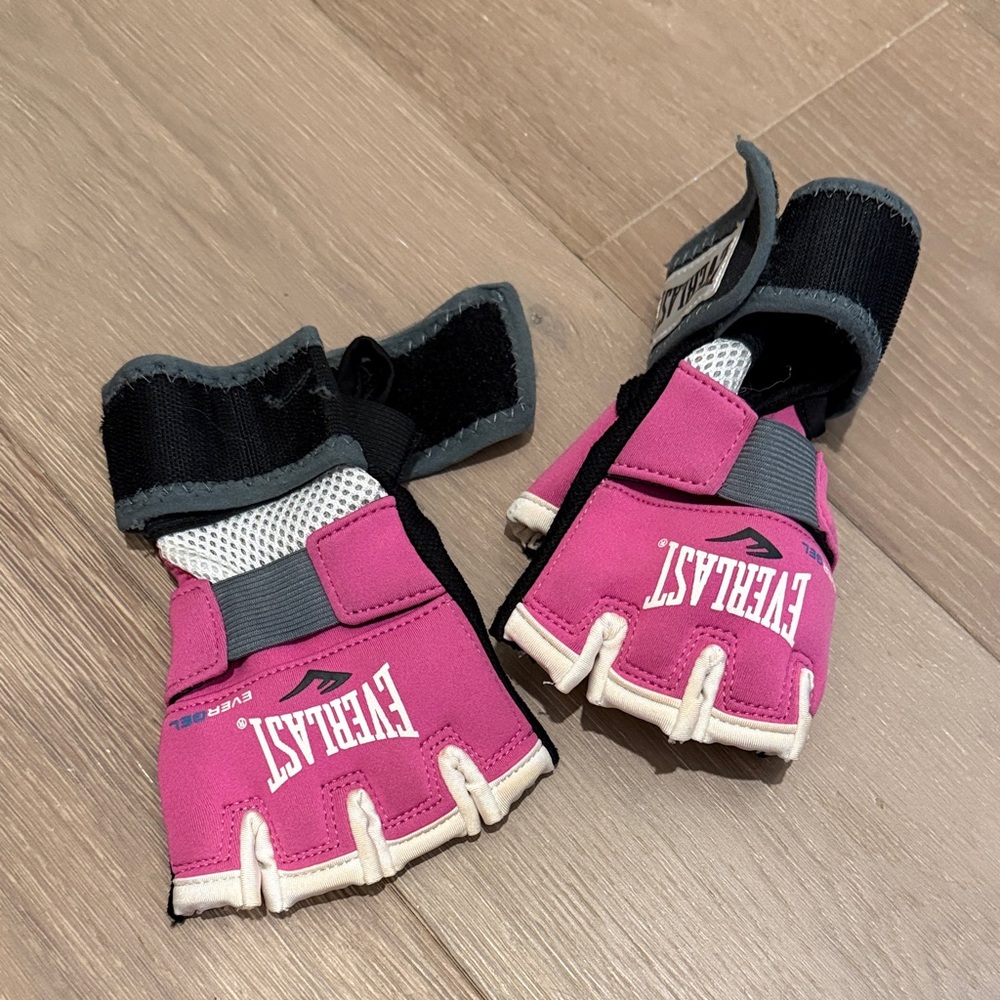 Everlast Pink and White Fingerless Weight Lifting Boxing Gloves Size Medium
